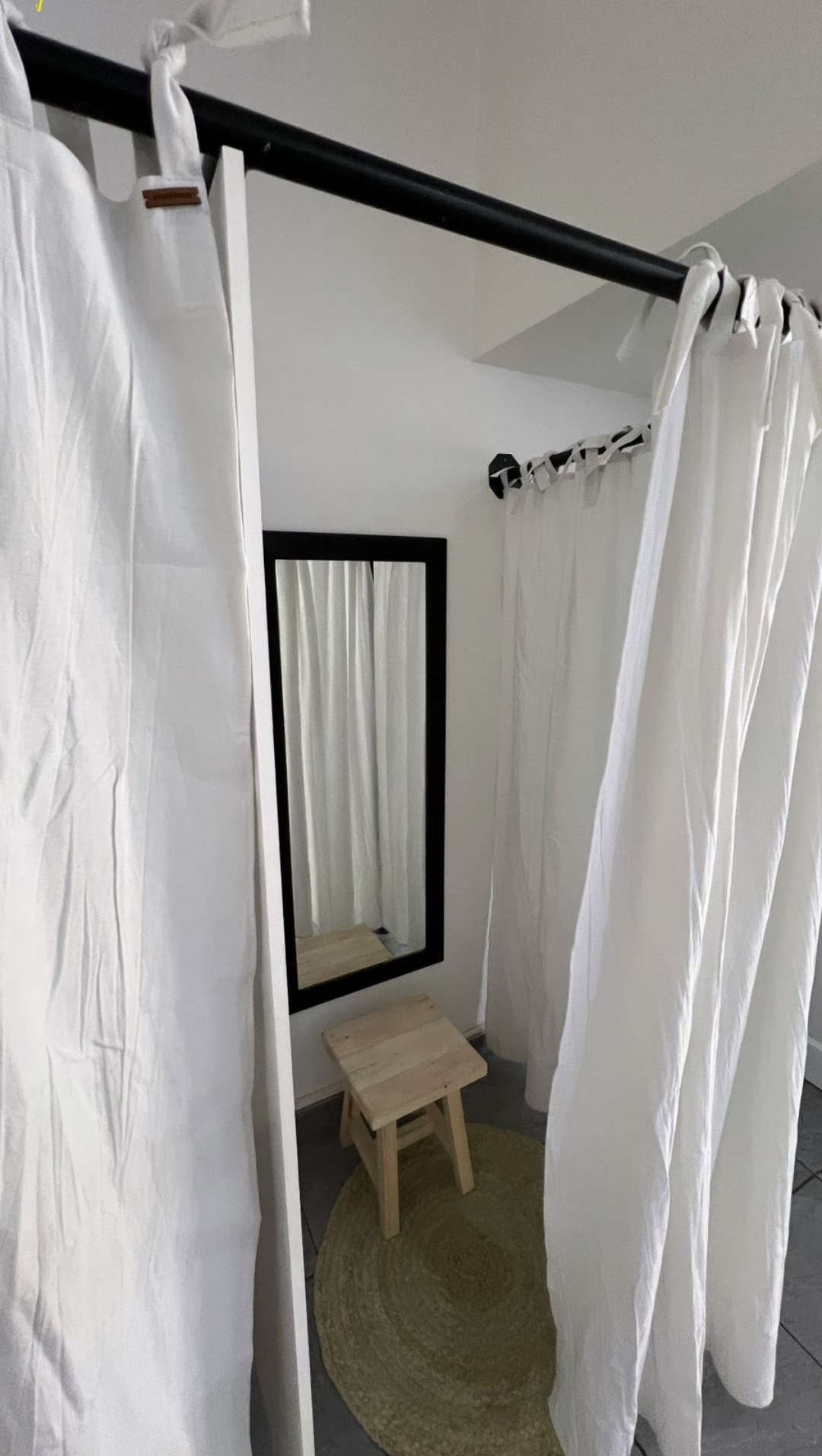 Cortina de Baño Simple con Tiritas